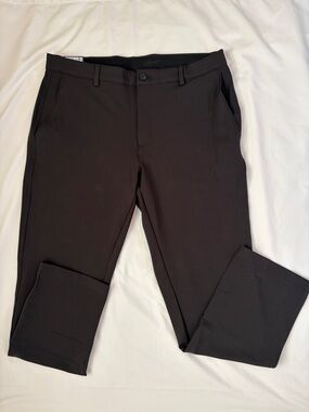 🔥 ACE YOUR STYLE! NWT Greg Norman Shark Black Textured Golf Pants – 34x30 🔥